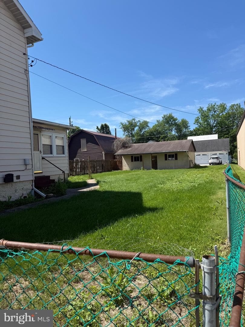 366 Ridgley Street photo 4
