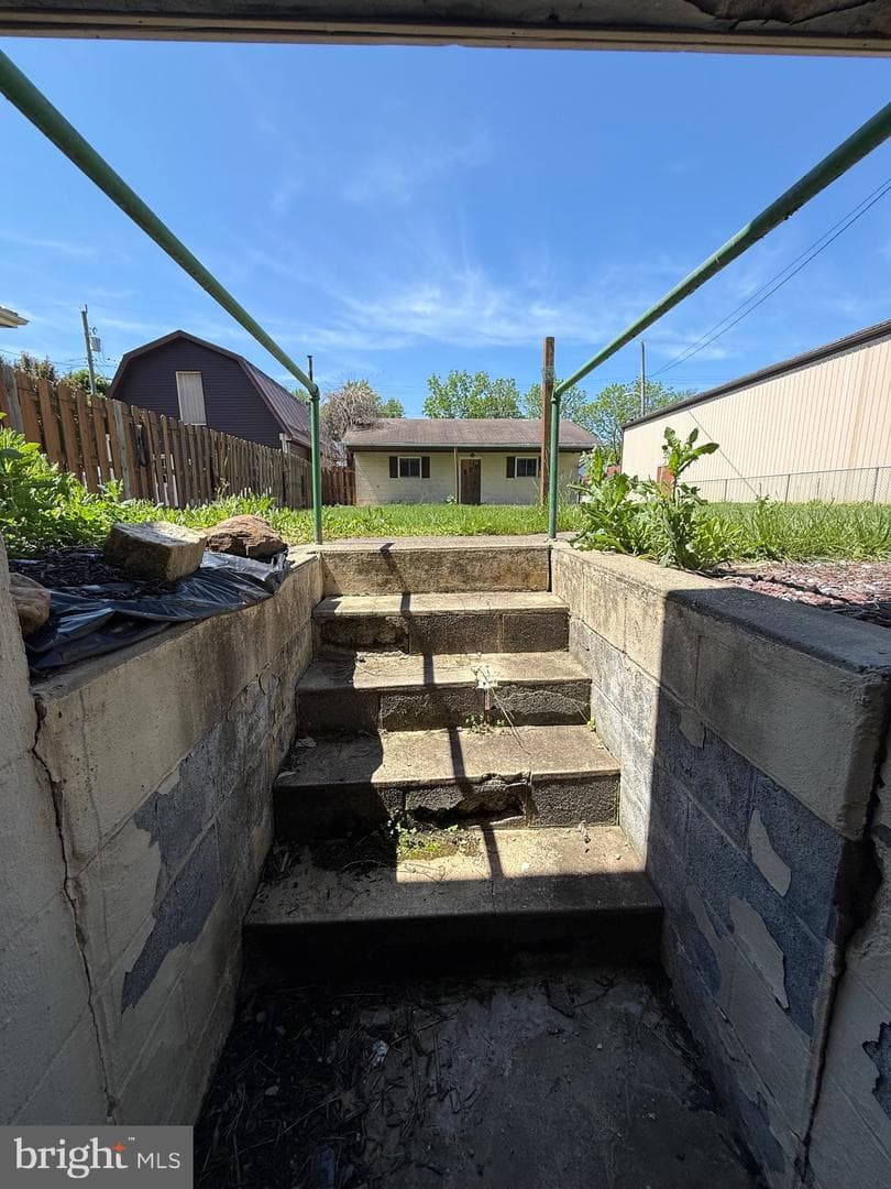 366 Ridgley Street photo 63