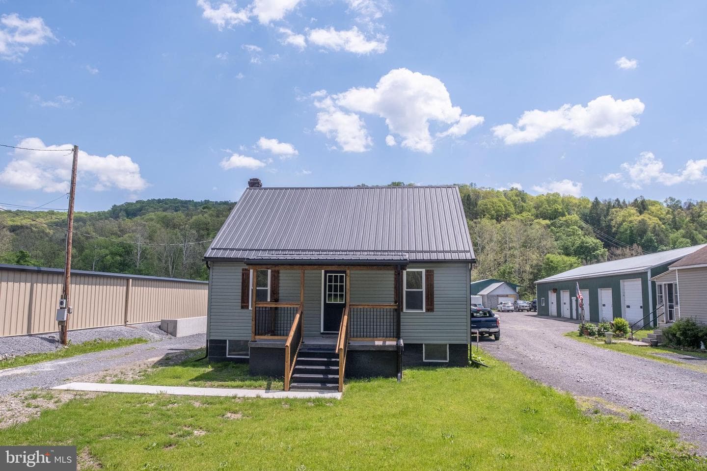 10475 Fairgrounds Road photo 3
