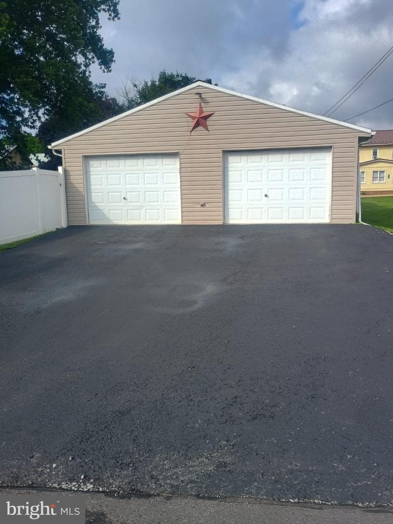 306 Ridgley Street photo 1