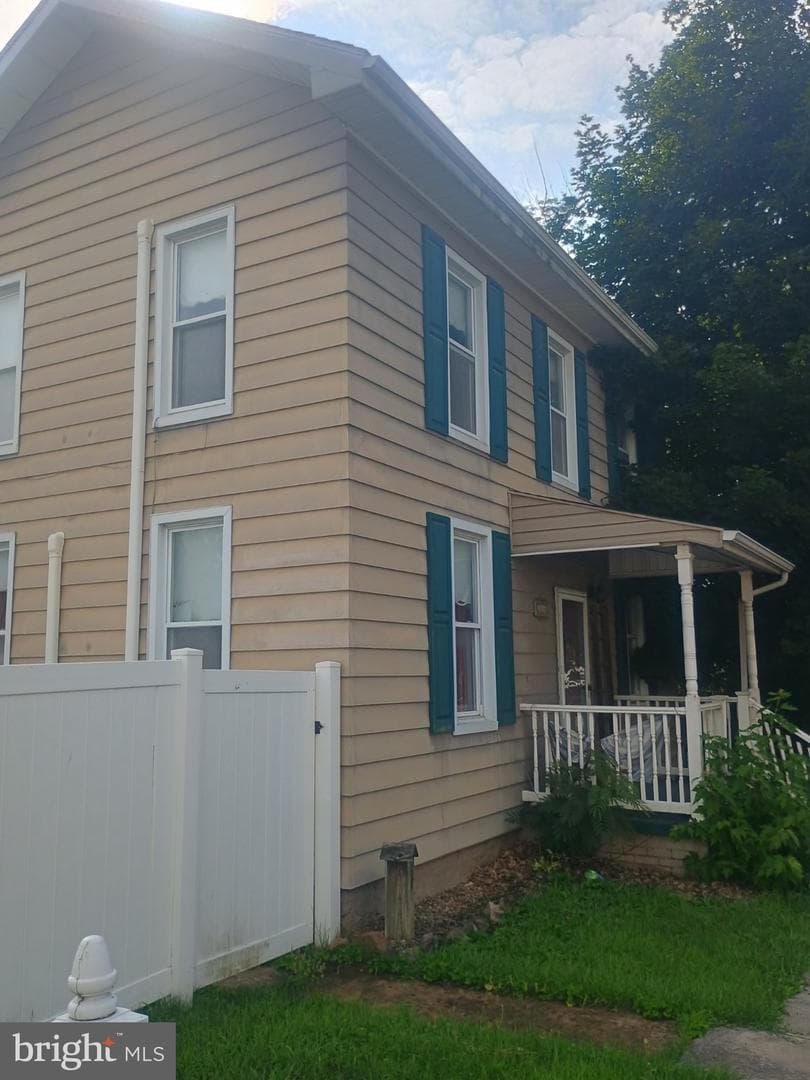 306 Ridgley Street photo 2