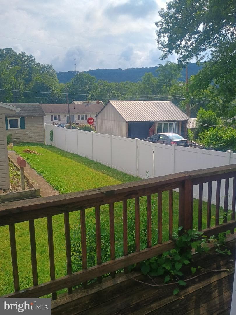 306 Ridgley Street photo 3