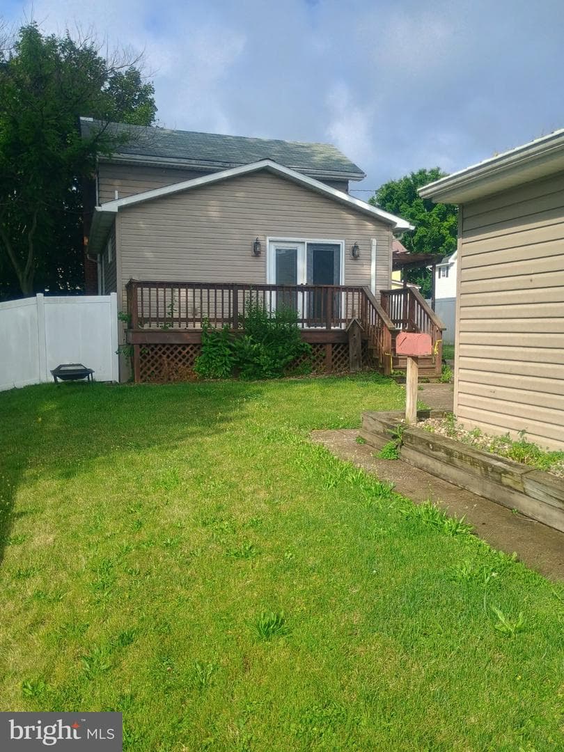 306 Ridgley Street photo 4