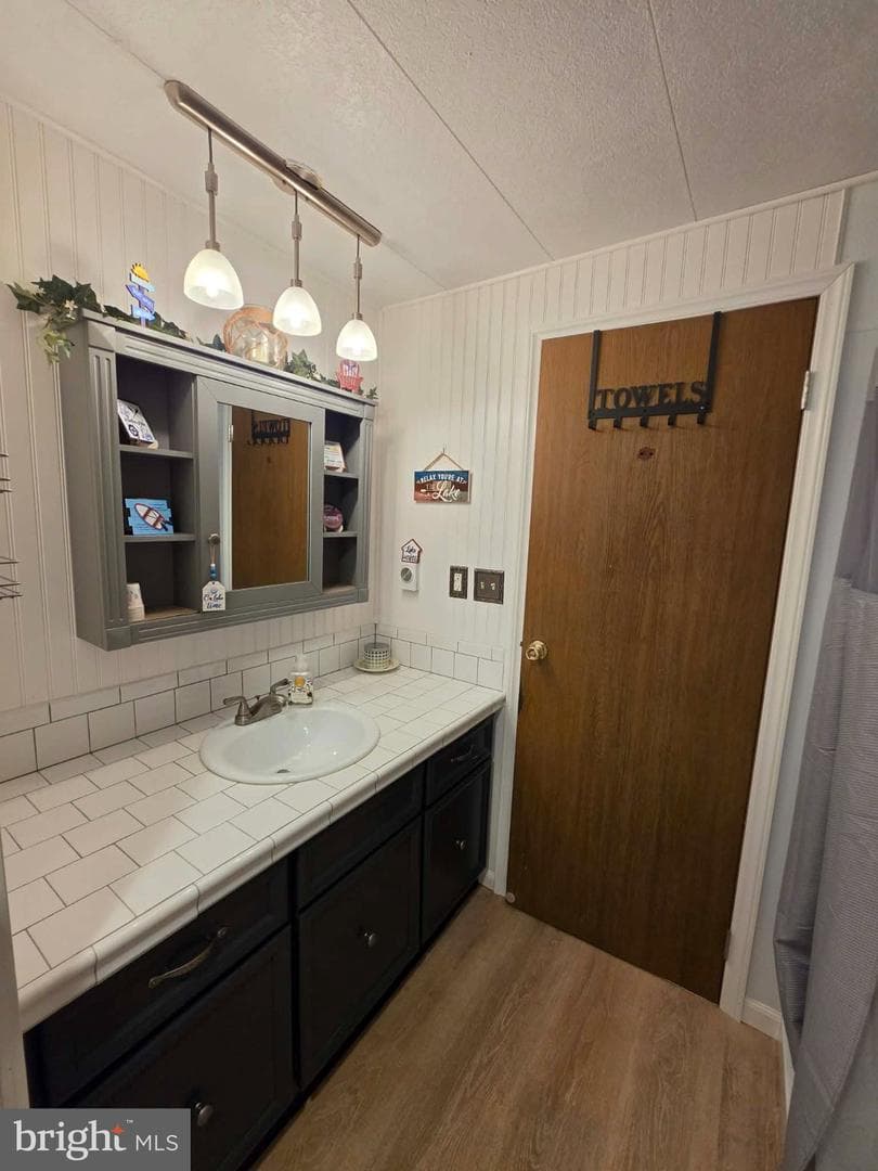 3400 Streamside Drive photo 11