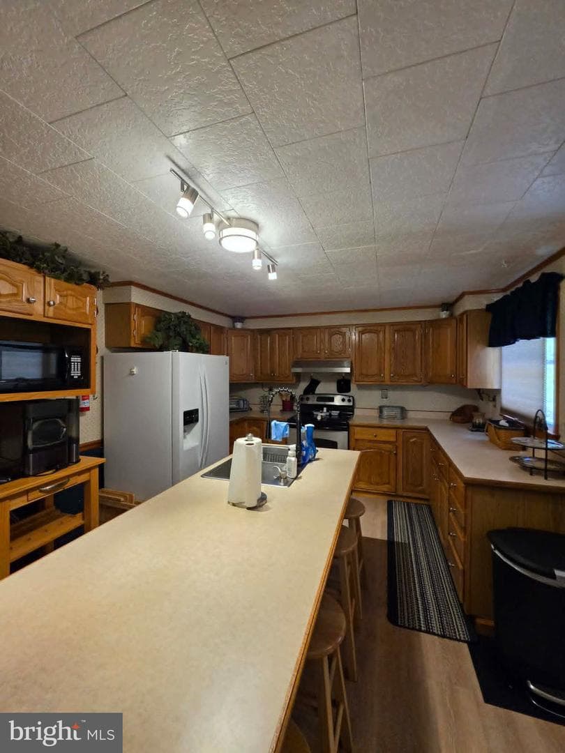 3400 Streamside Drive photo 6