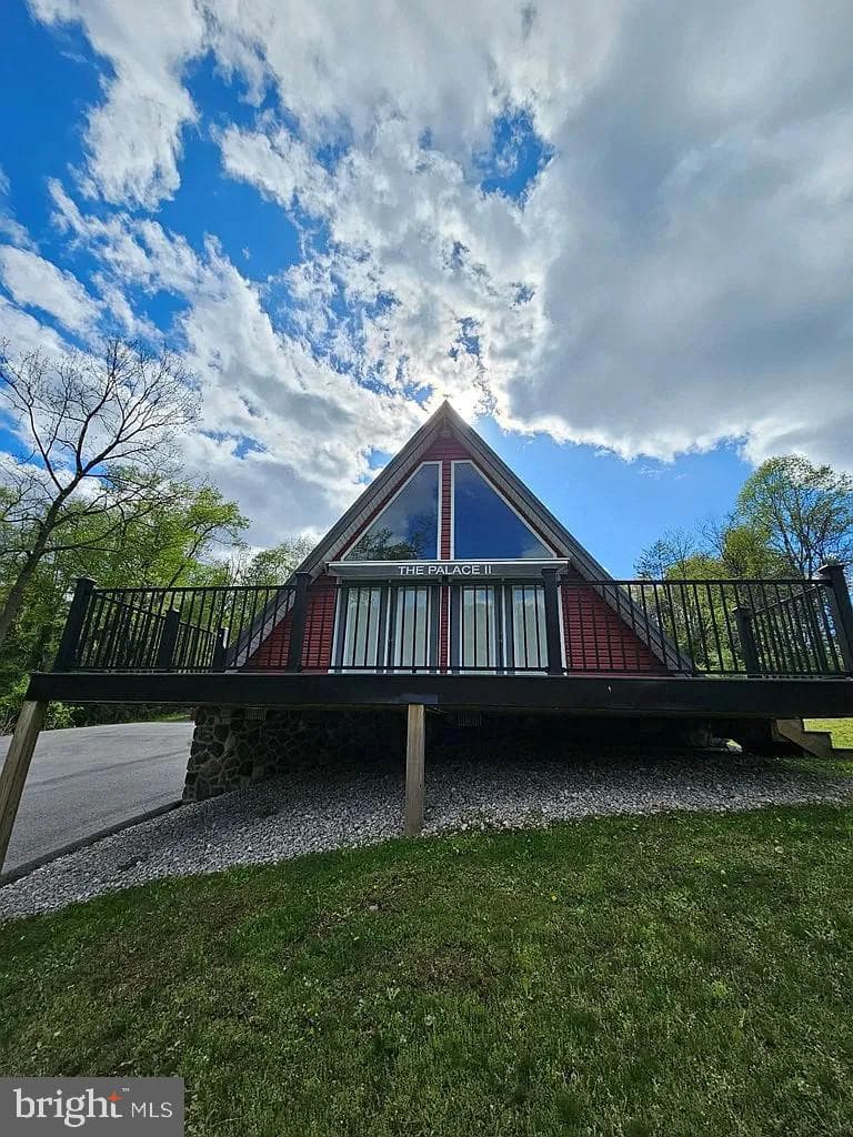 12076 Point Road, Huntingdon