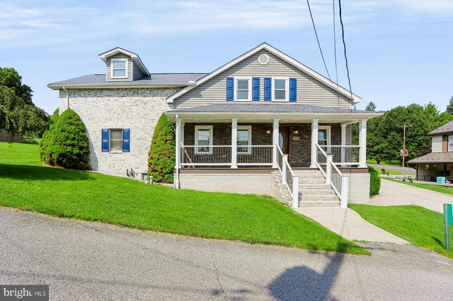 20228 2nd Street photo 1