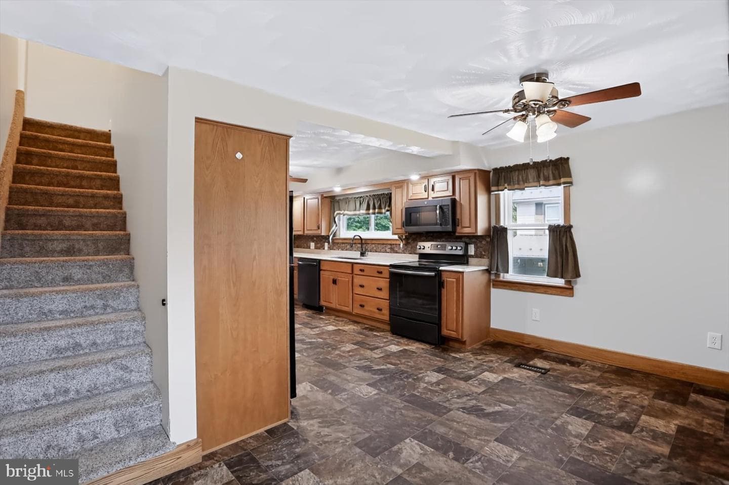 20228 2nd Street photo 4