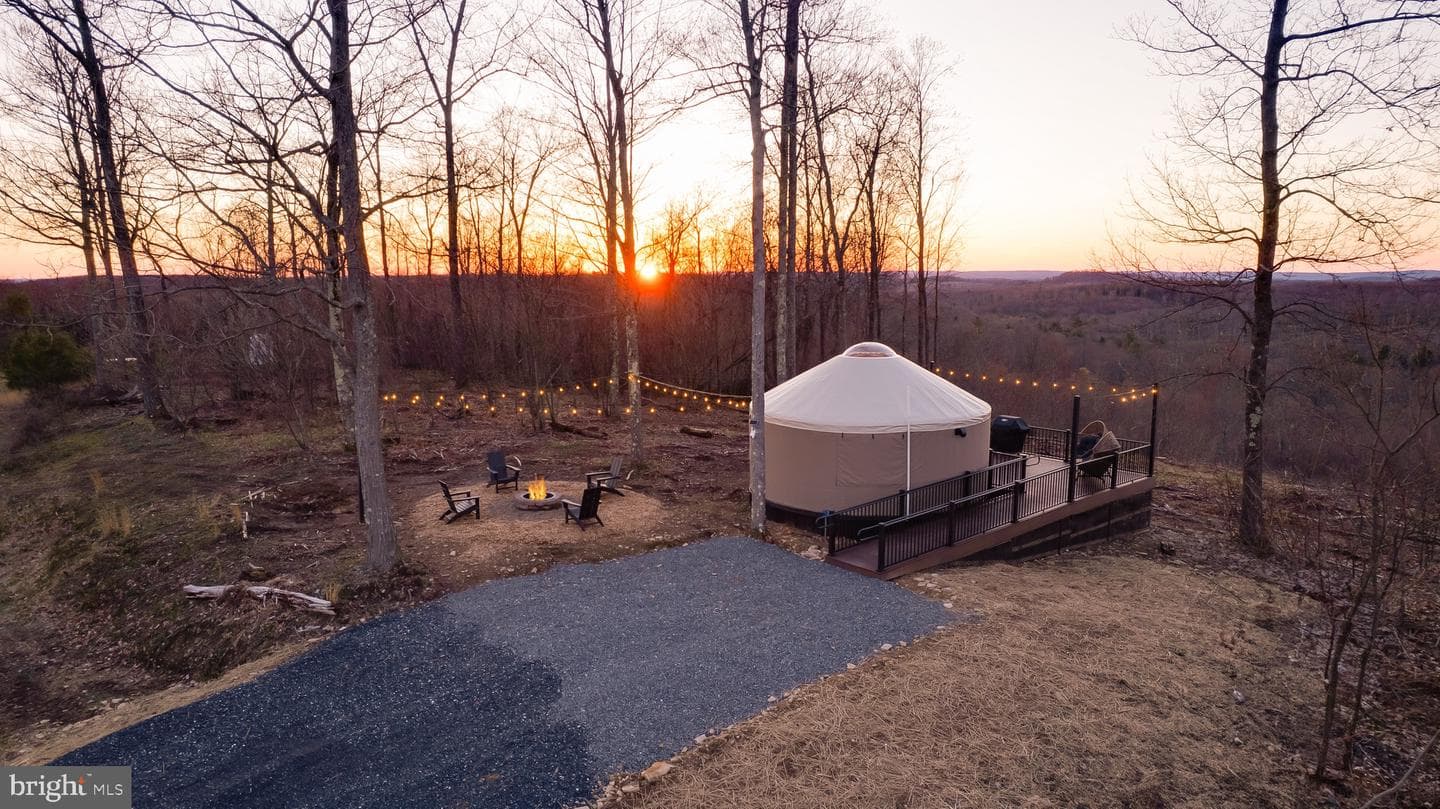 230 Yurt Lane photo 35
