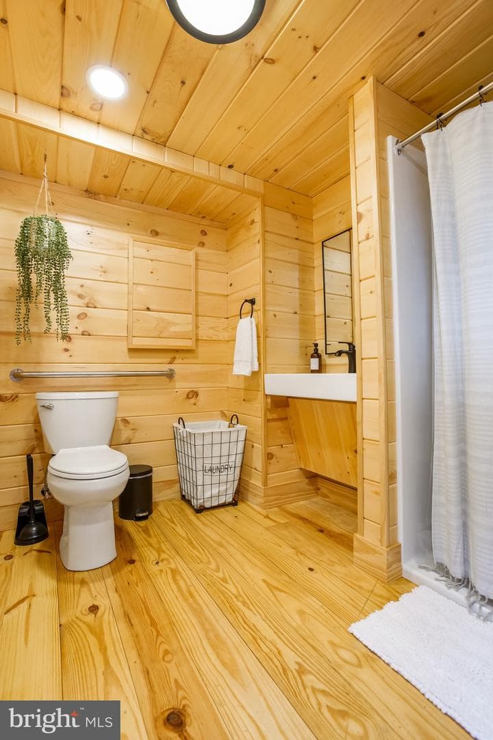 230 Yurt Lane photo 42