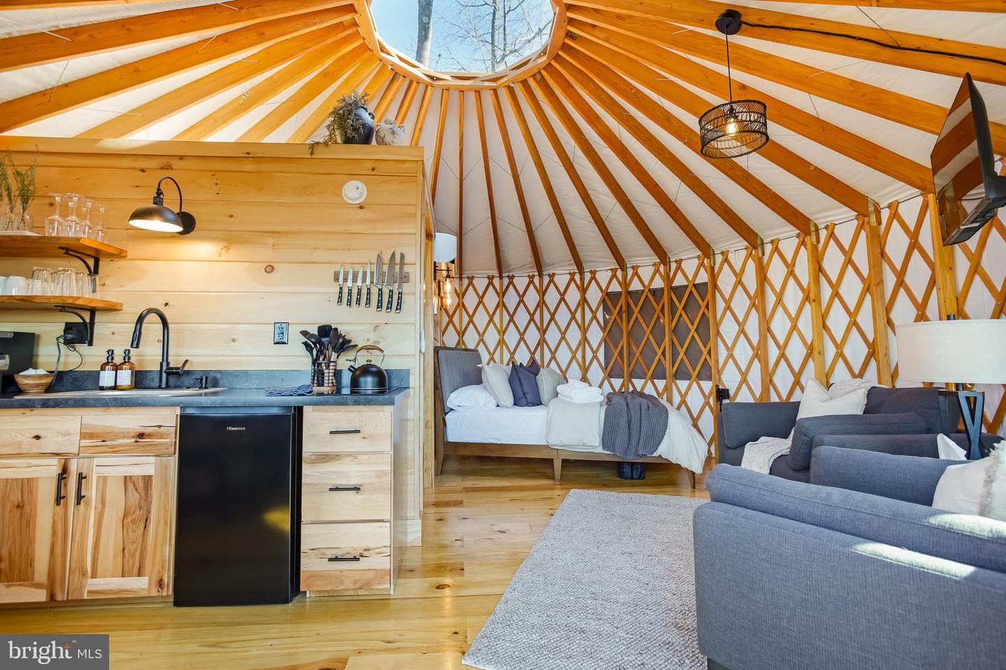 230 Yurt Lane photo 43