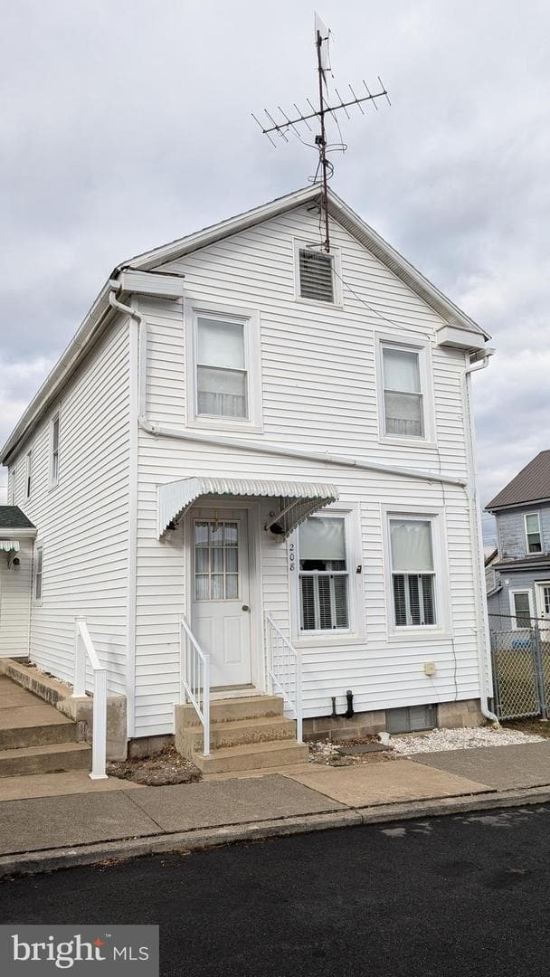208 Main Street photo 1