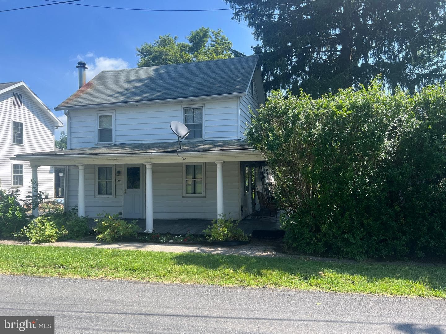 52 Middle St photo 2