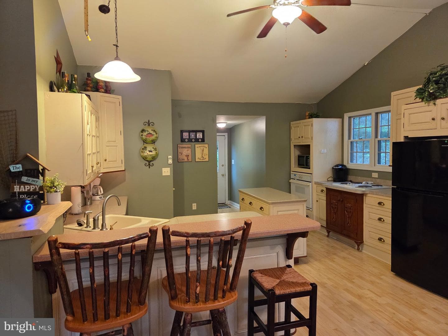 491 Wild Area Lane photo 4