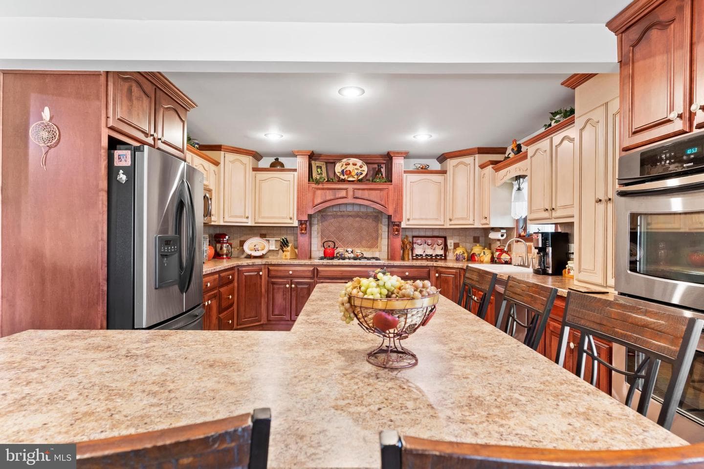 2582 Middle Road photo 10