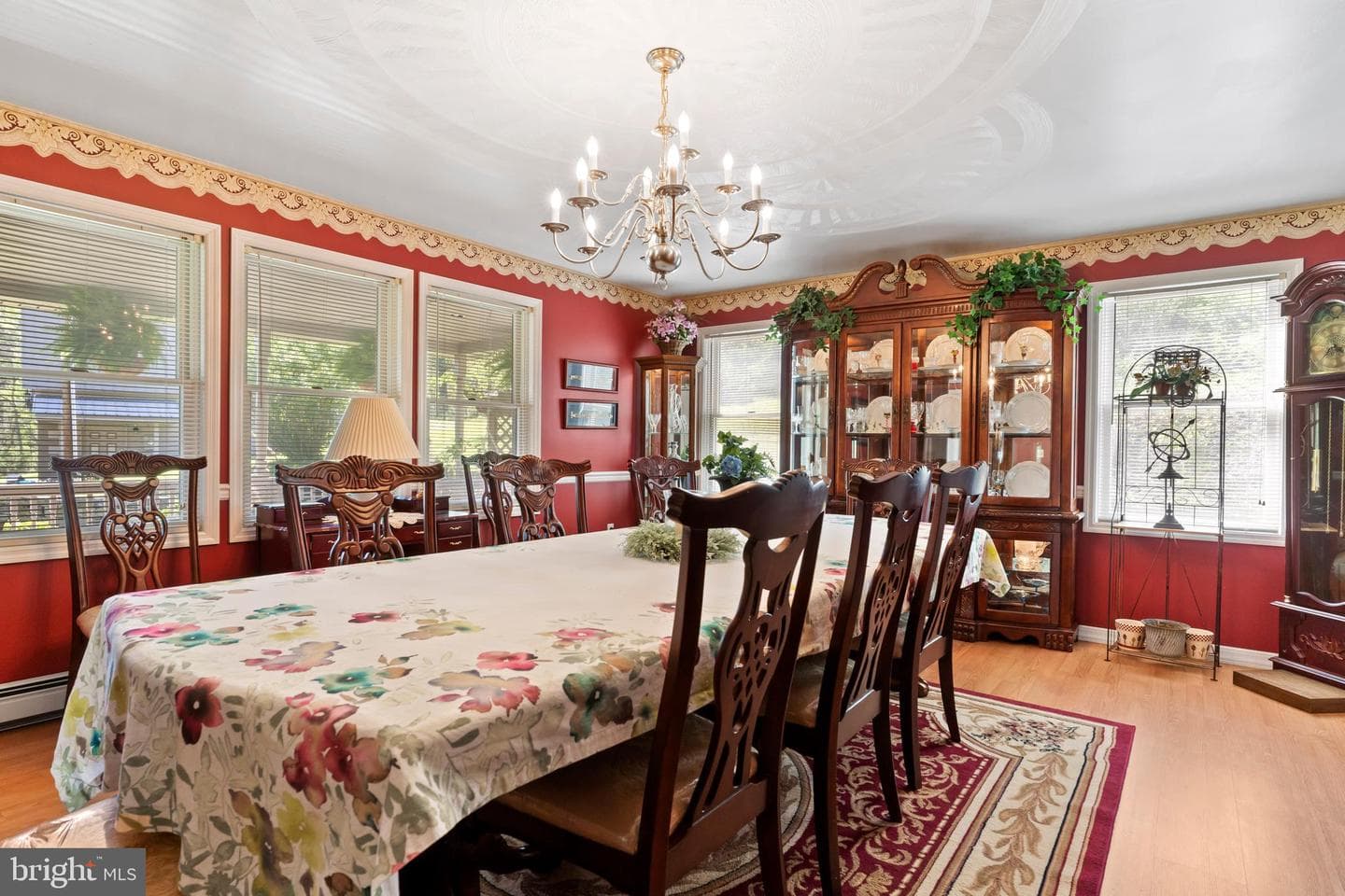 2582 Middle Road photo 15