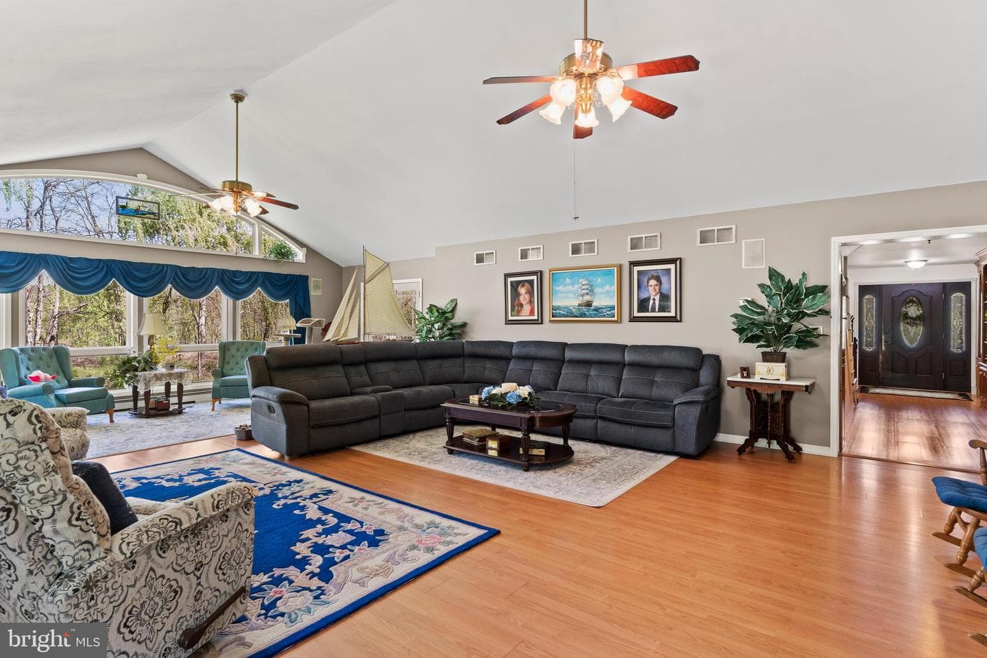 2582 Middle Road photo 21