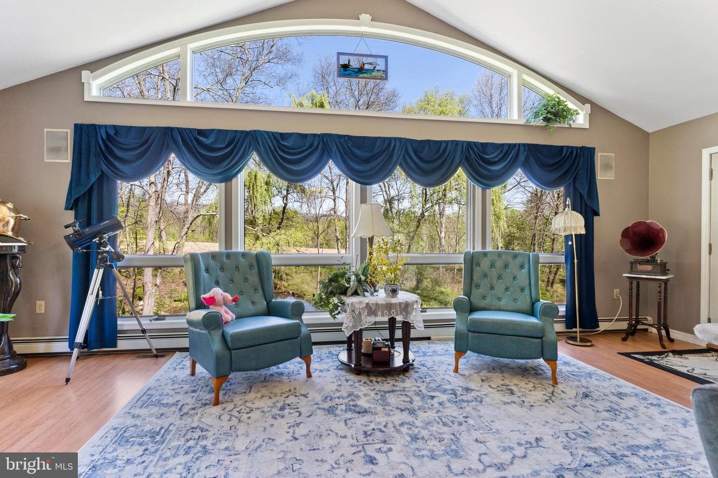 2582 Middle Road photo 23