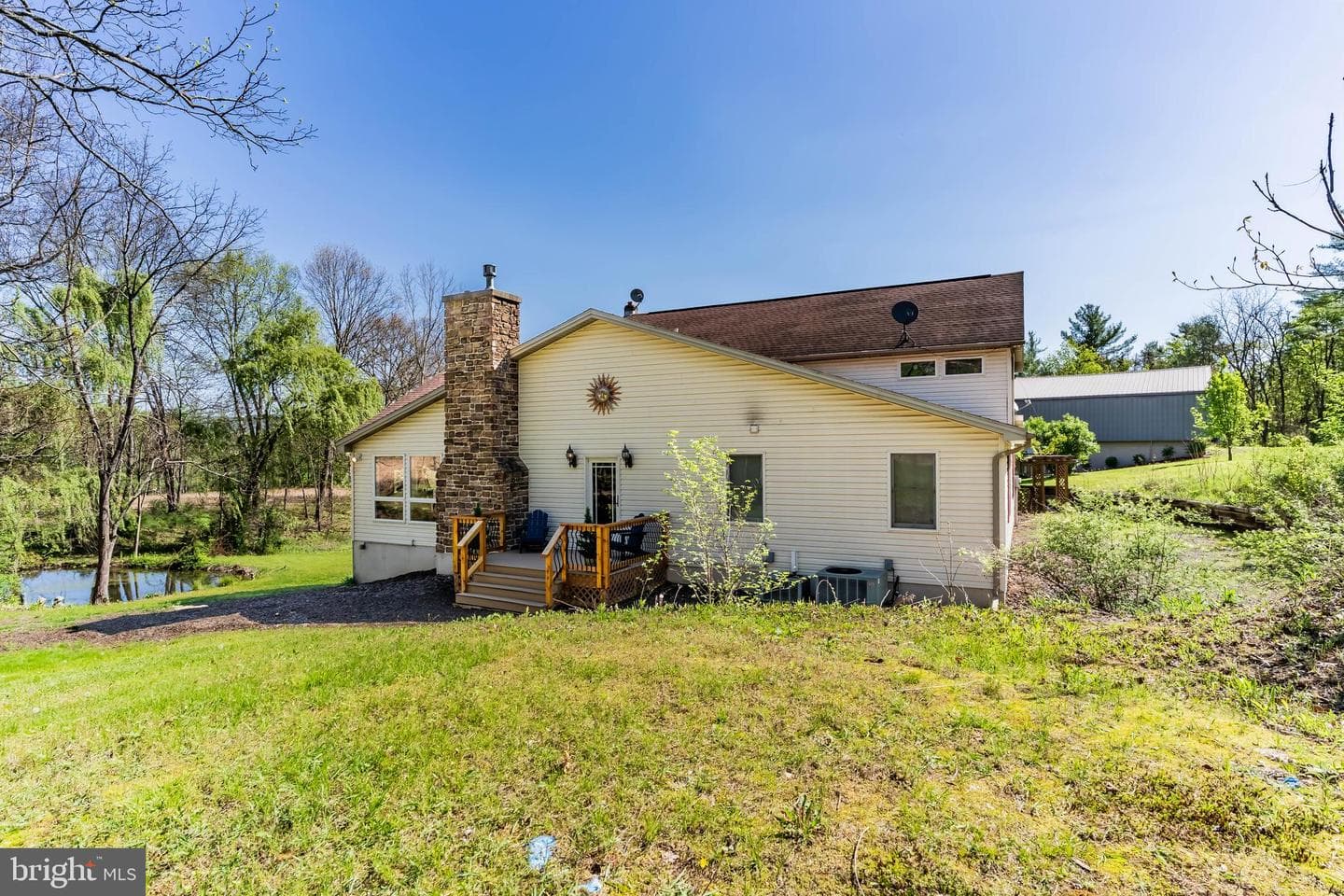 2582 Middle Road photo 43
