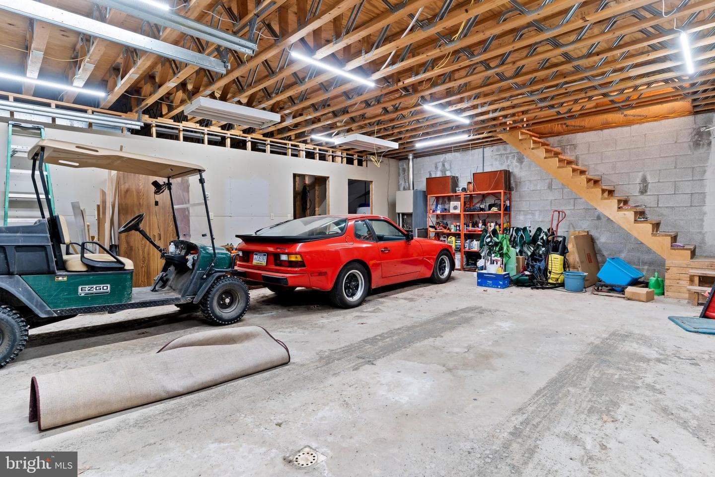 2582 Middle Road photo 45