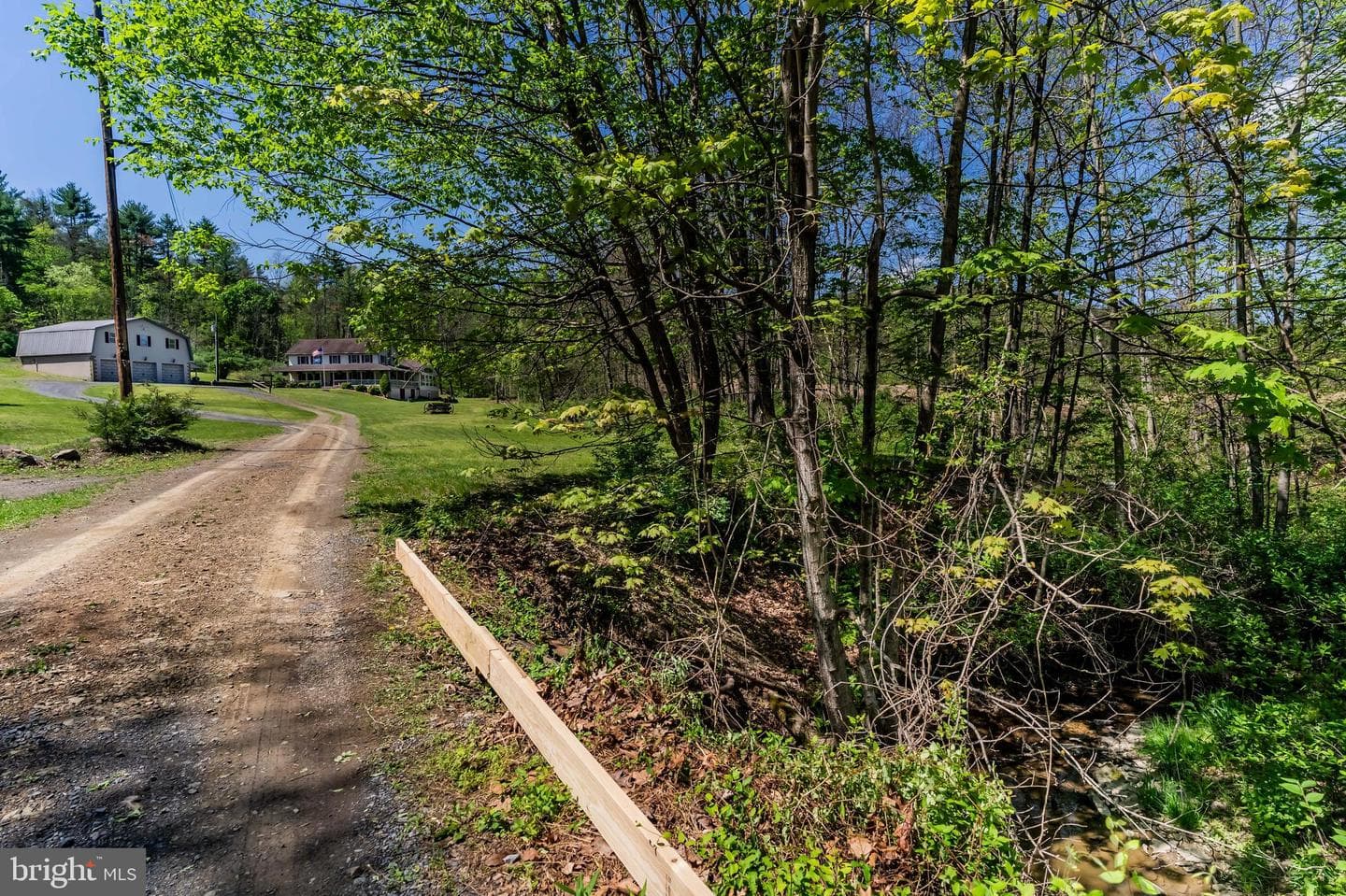 2582 Middle Road photo 48