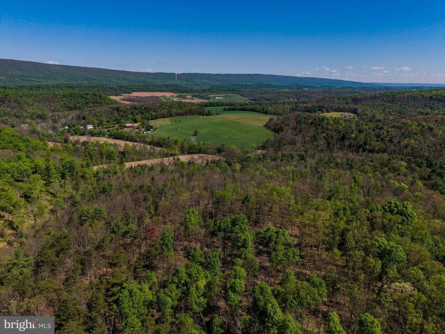 2582 Middle Road photo 51