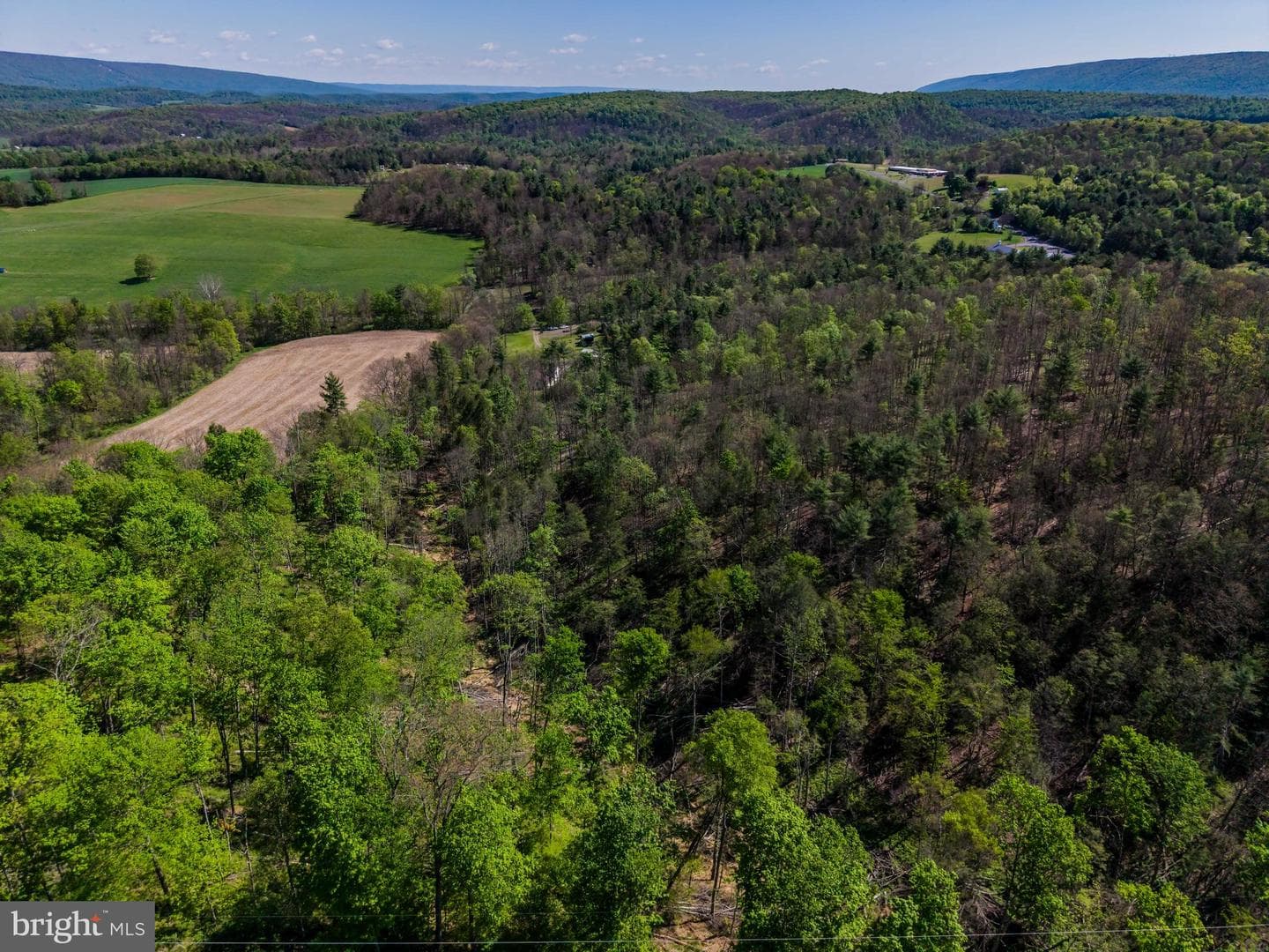 2582 Middle Road photo 52