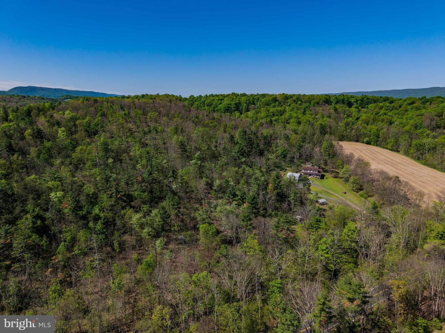 2582 Middle Road photo 53