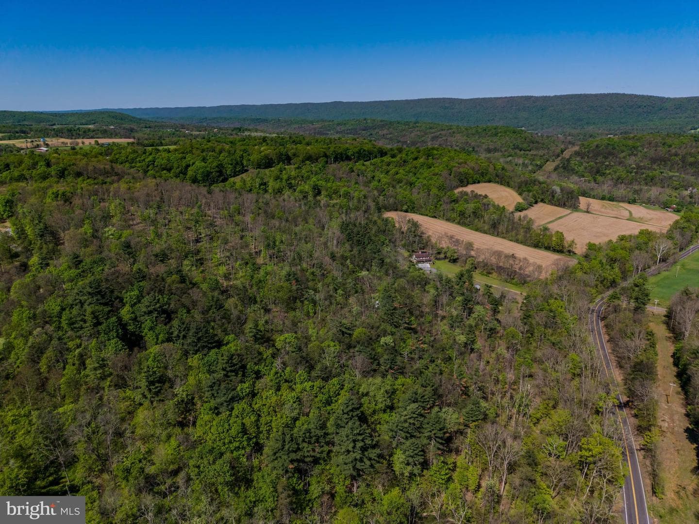 2582 Middle Road photo 54