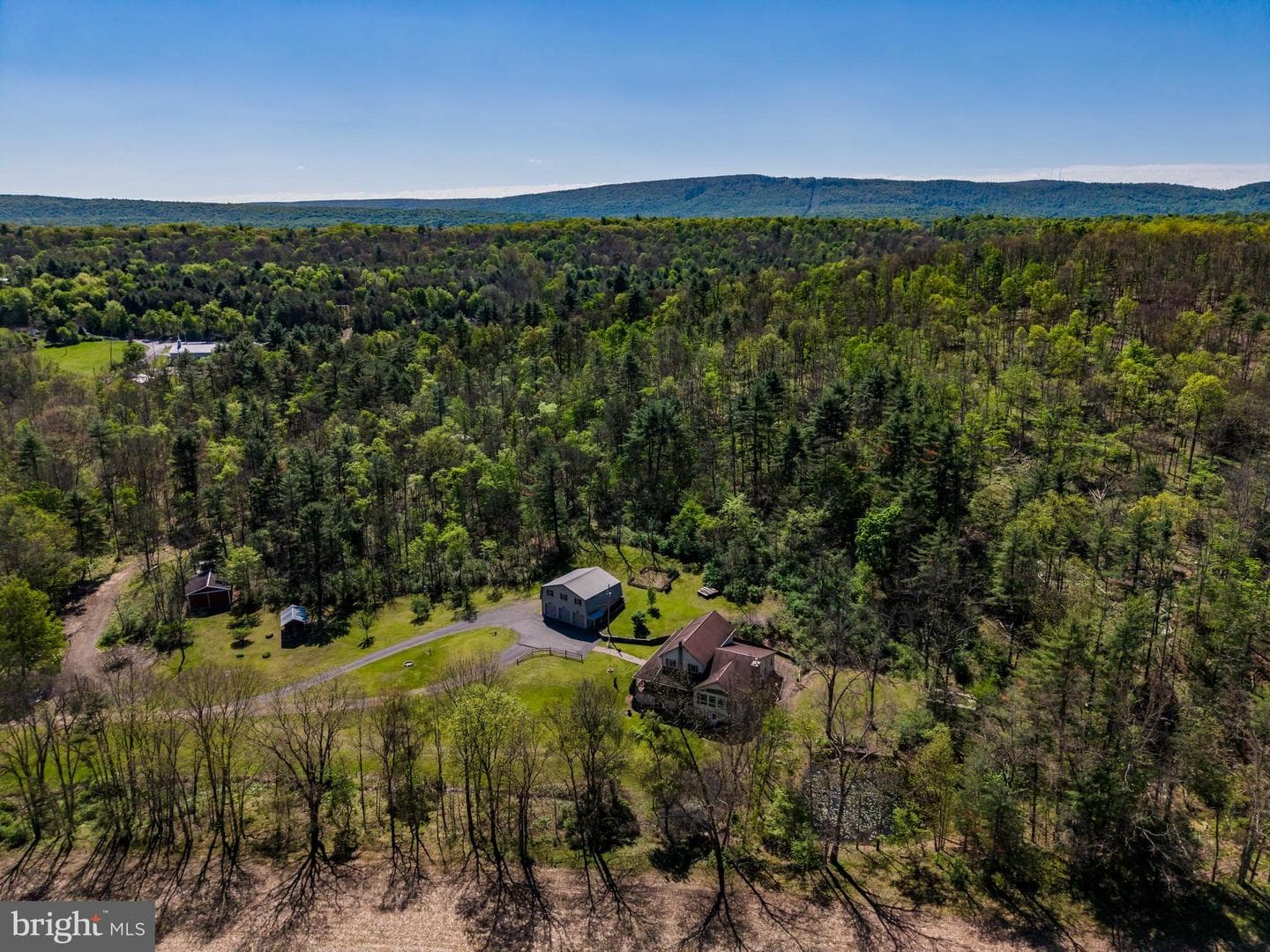 2582 Middle Road photo 58