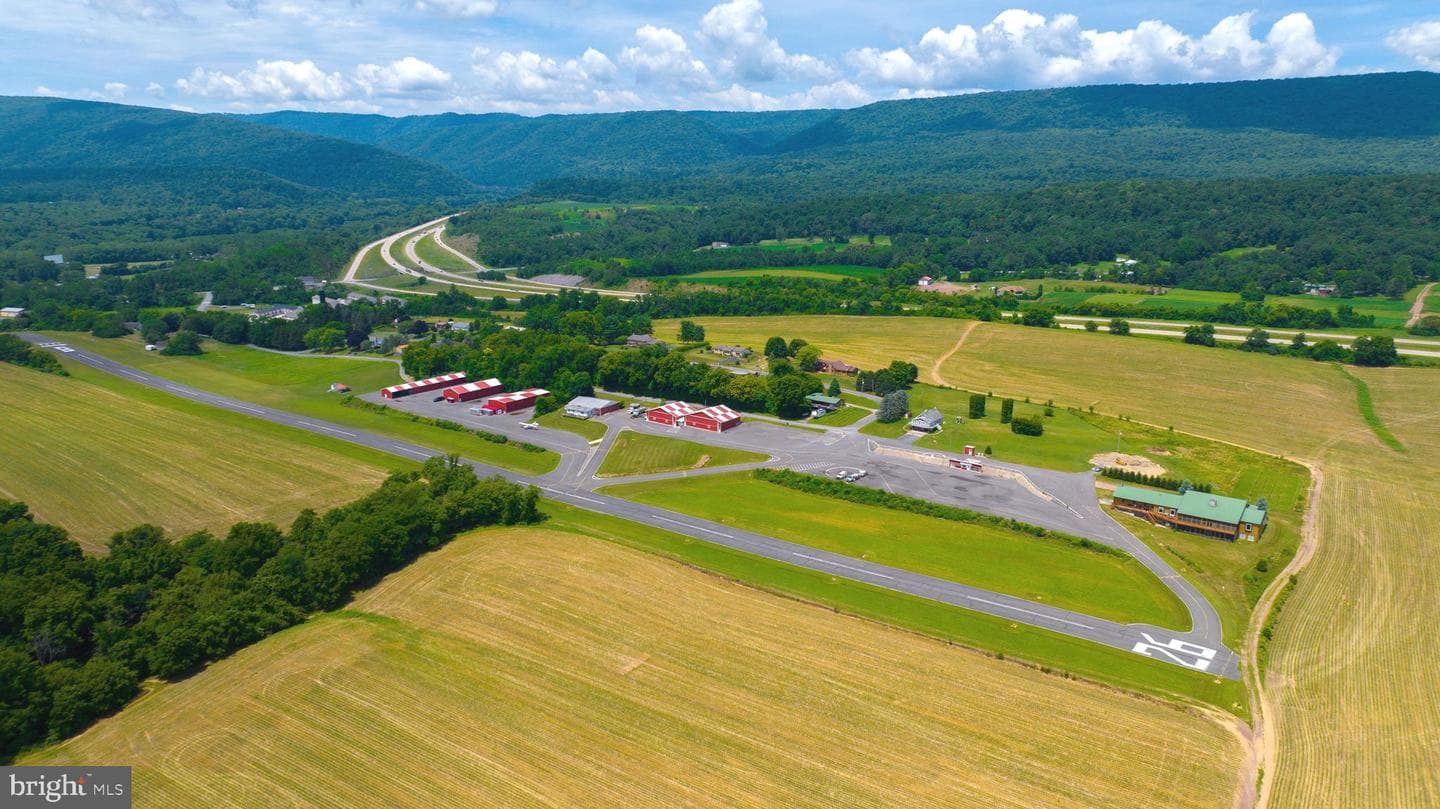 600, 650, 656 Airport Drive, Mifflintown