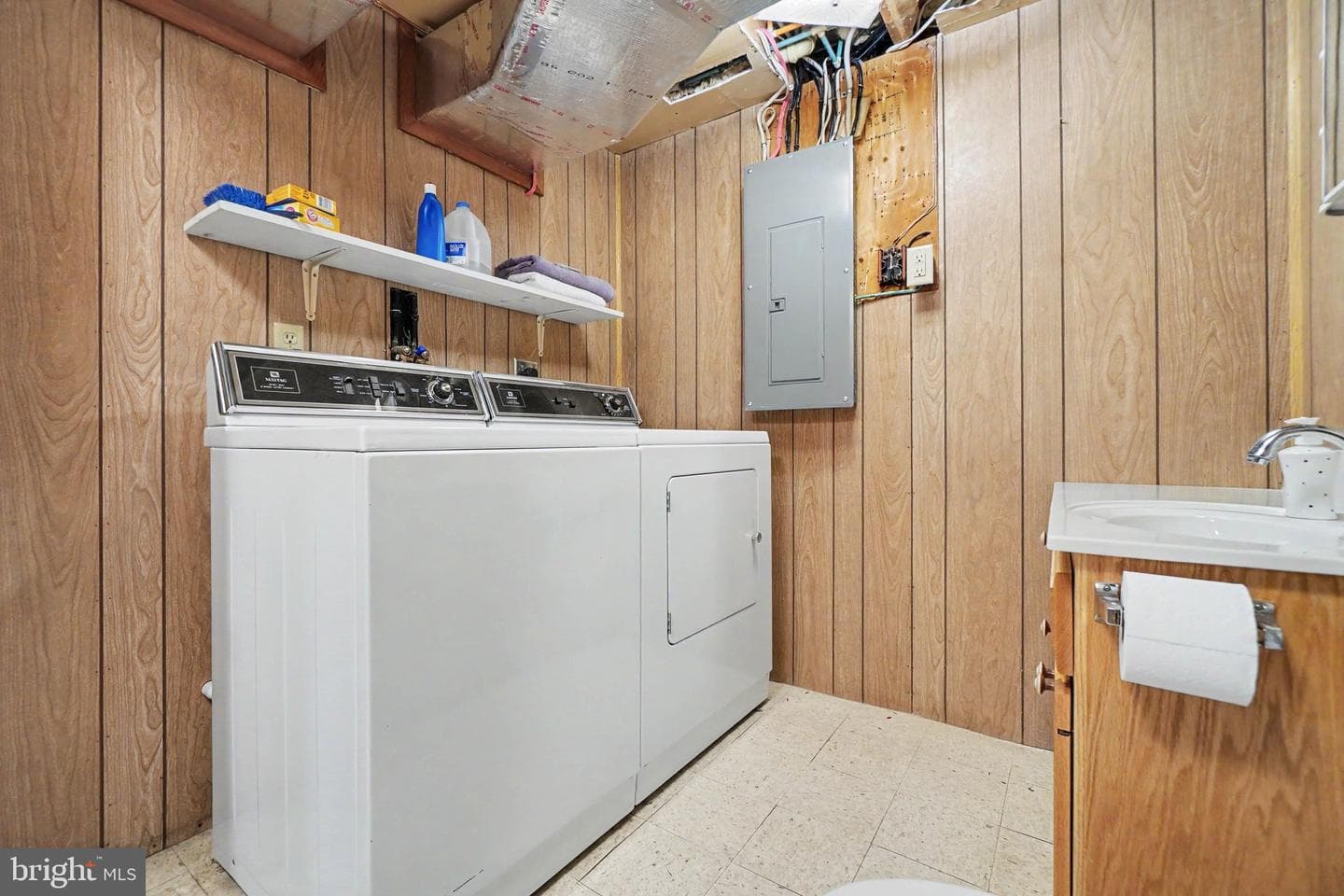 90 Pine Maple Street photo 19