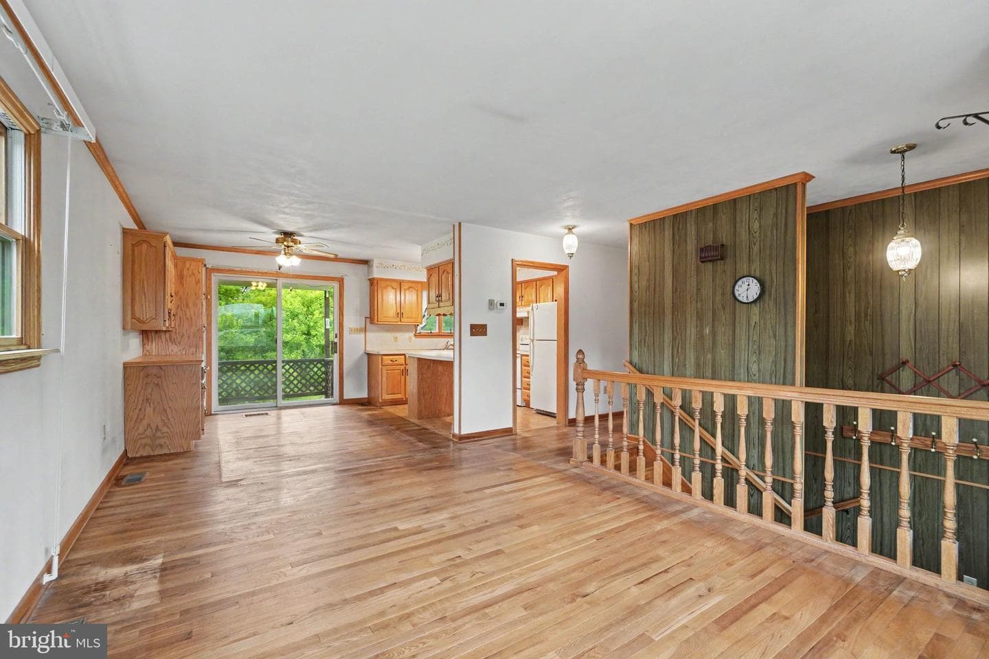 90 Pine Maple Street photo 3