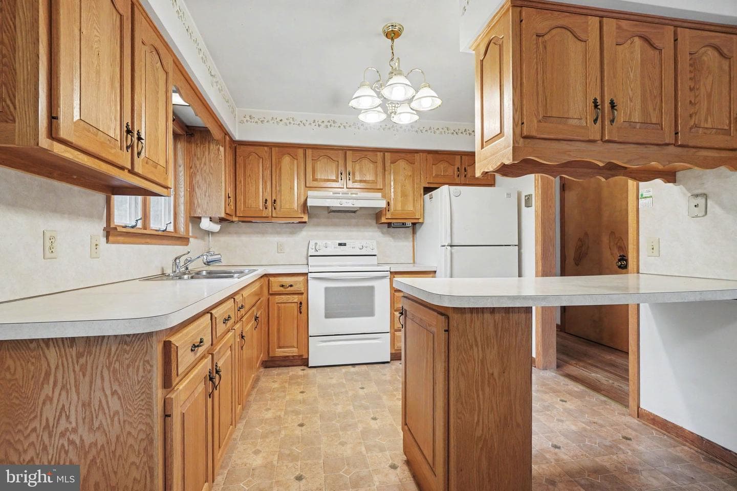 90 Pine Maple Street photo 6