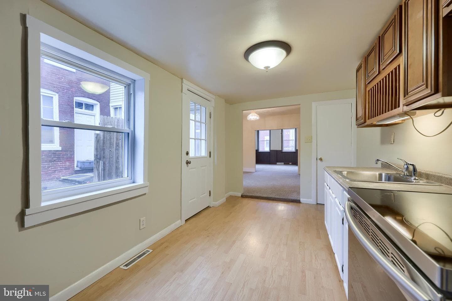 213 Perry Street photo 14