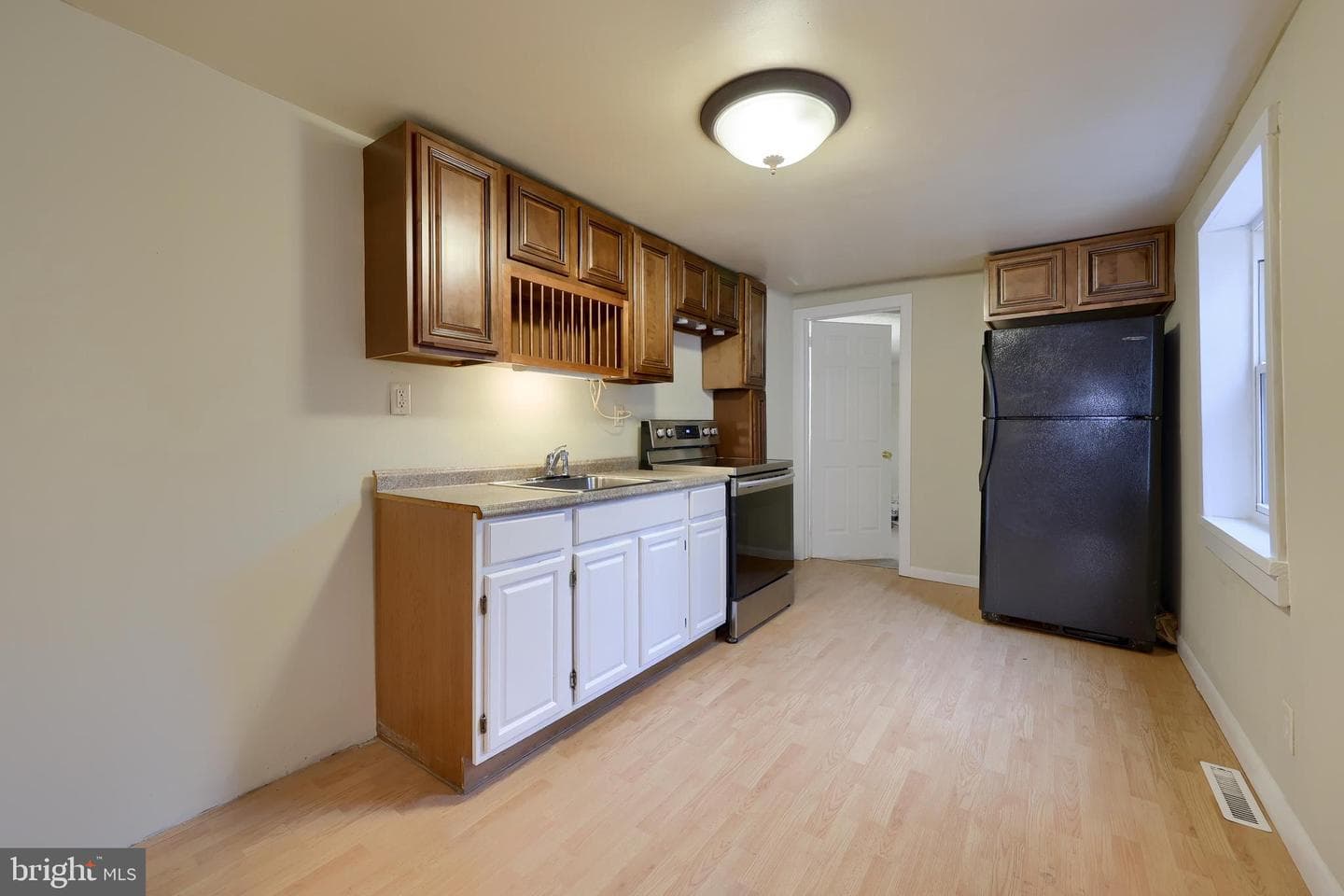 213 Perry Street photo 17