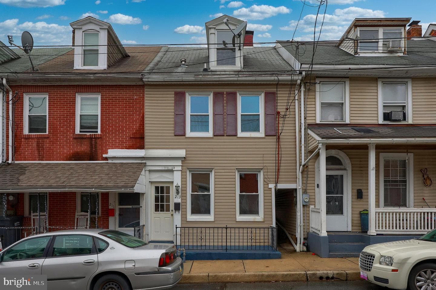 213 Perry Street photo 2