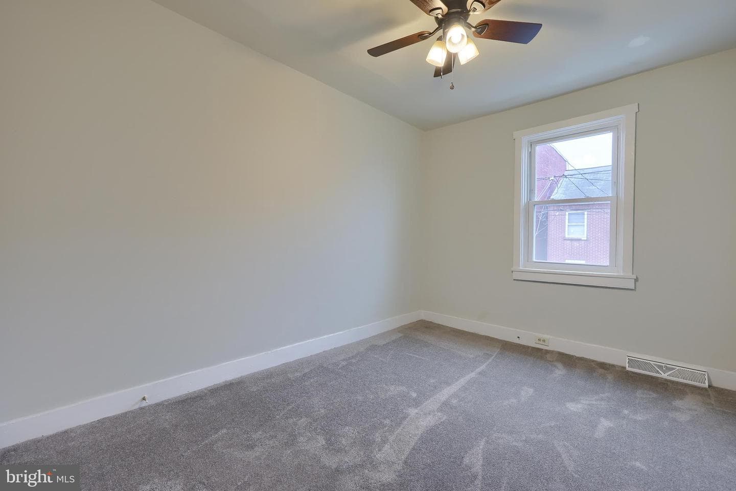 213 Perry Street photo 20