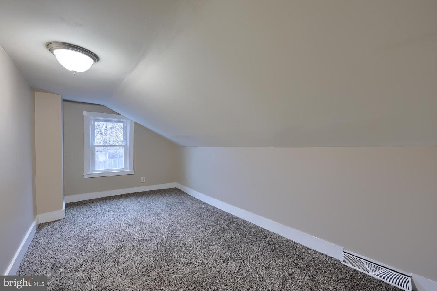213 Perry Street photo 24