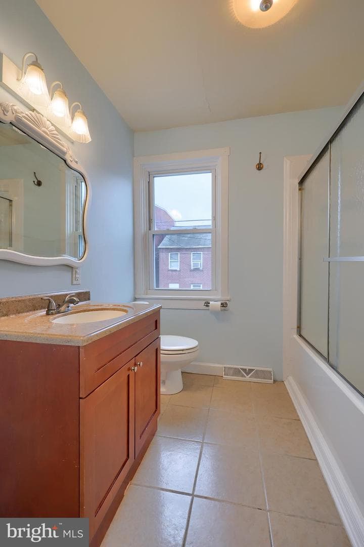 213 Perry Street photo 25