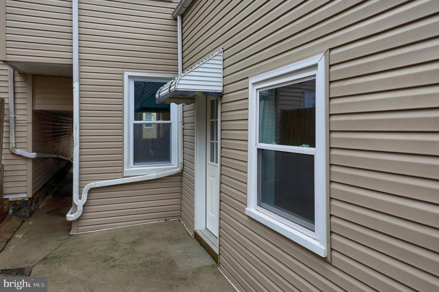 213 Perry Street photo 34