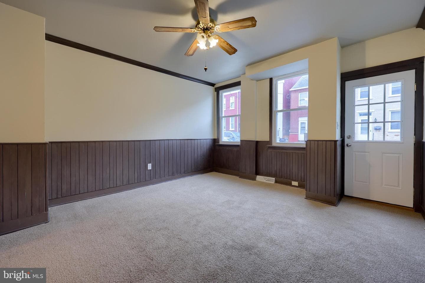213 Perry Street photo 6
