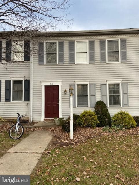 695 Topaz Drive photo 1