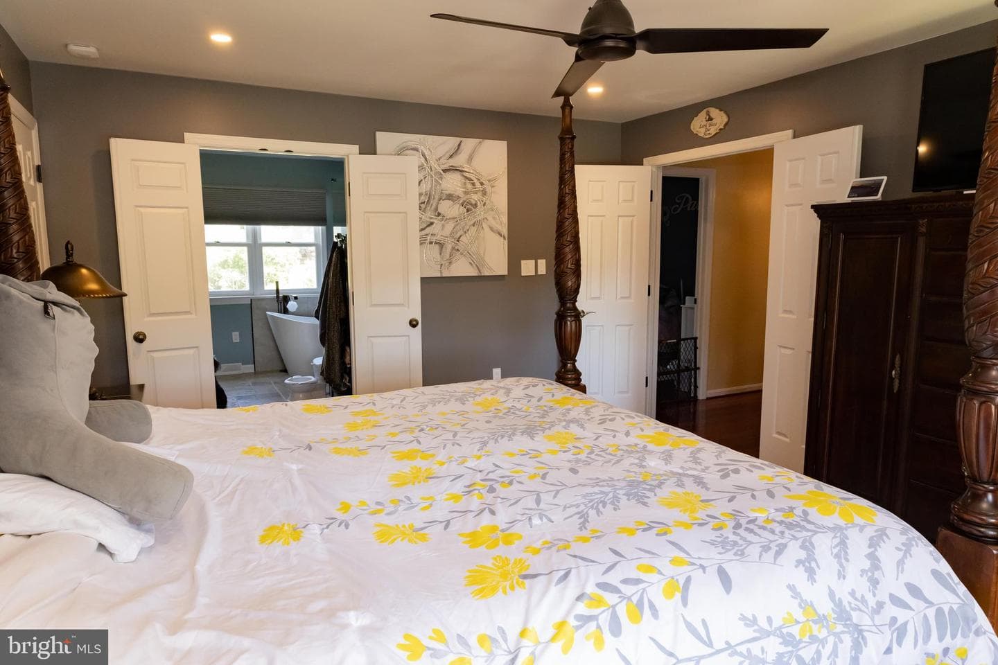 365 Copley Drive photo 24