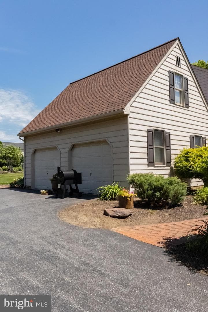 365 Copley Drive photo 43