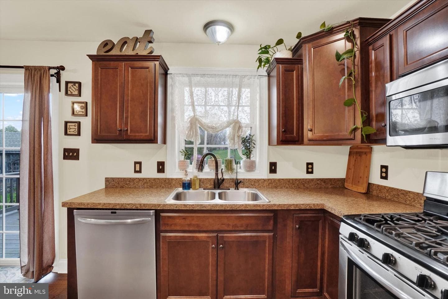 718 Arbor Rose Avenue photo 8