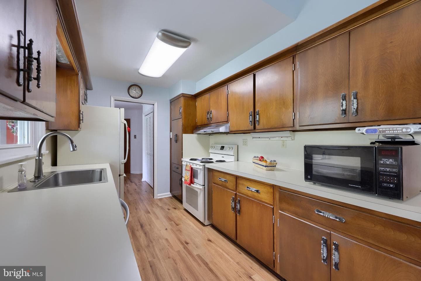 319 E Oregon Road photo 15