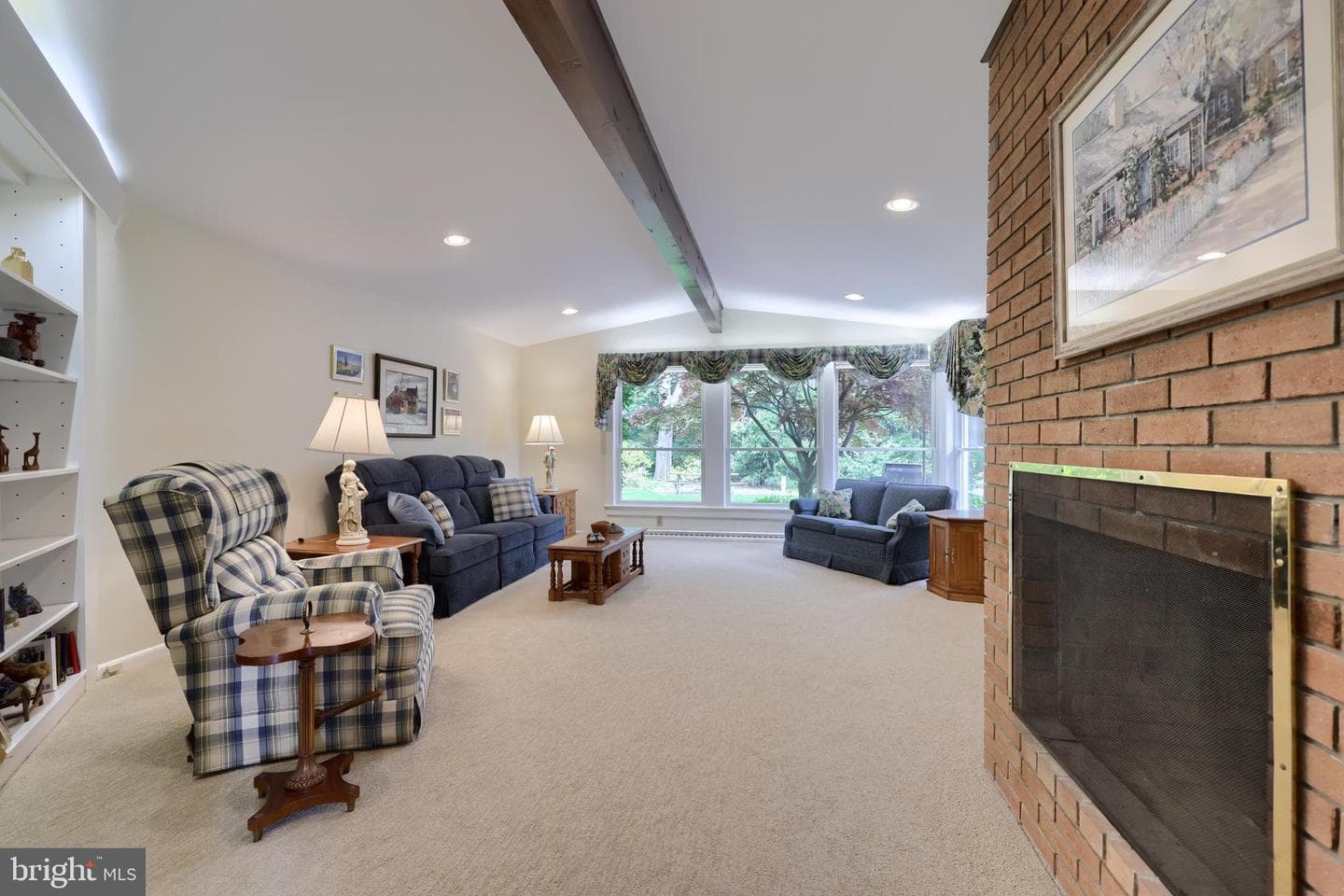 319 E Oregon Road photo 4