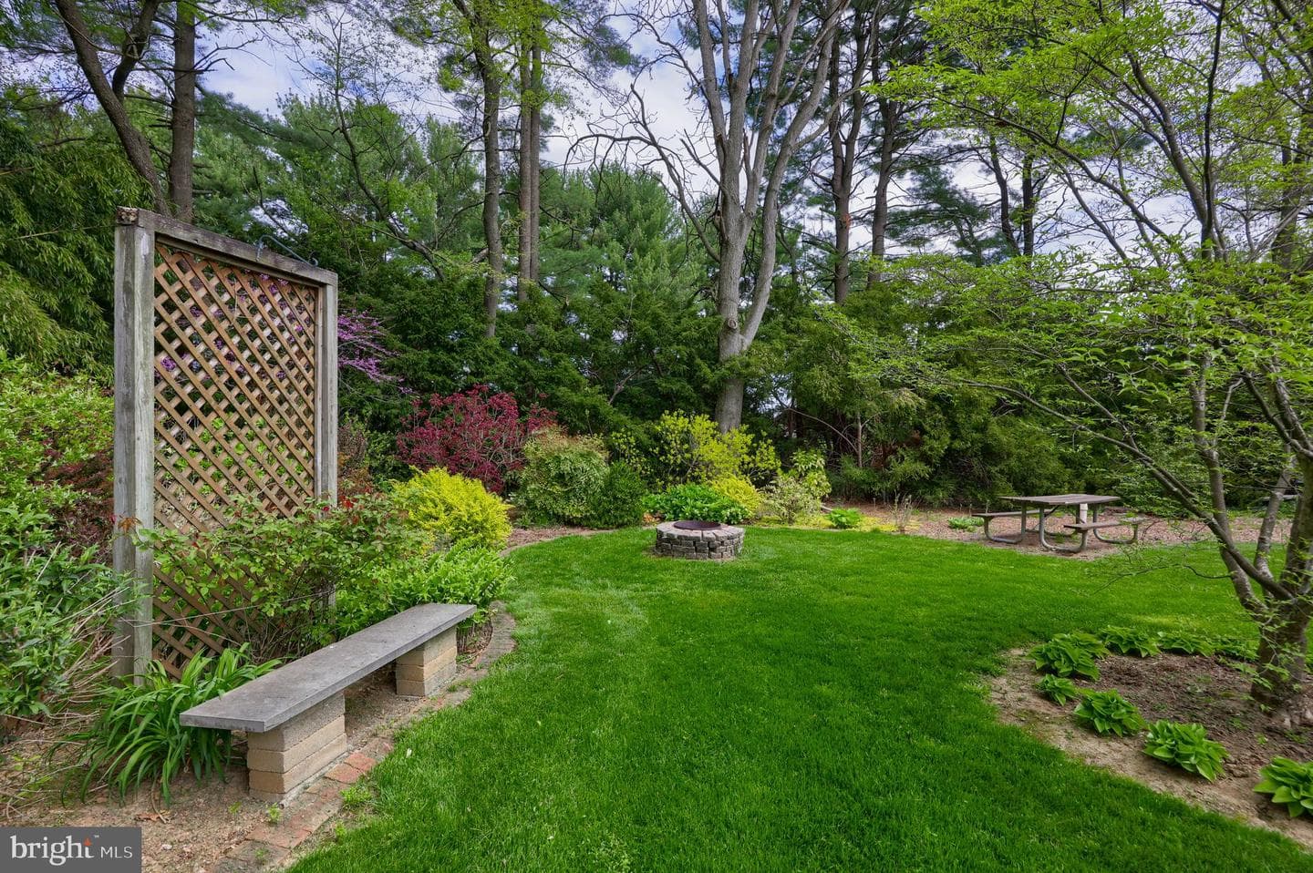 319 E Oregon Road photo 49