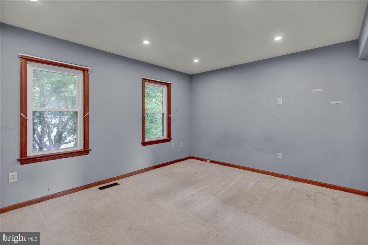 365 Summit Drive photo 12